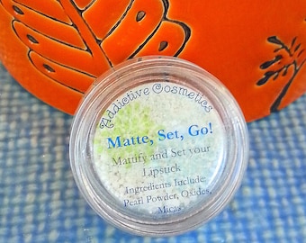 MATTE, SET, GO! Lipstick Mattify and Setting Powder- All Natural