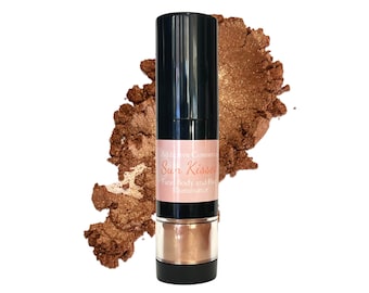 SUN KISSED Oil Free Mineral Shimmer Powder for Face, Body and Hair- Twist Up Brush- Highlighter and Bronzer- Vegan, Cruelty Free