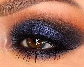 SULTRY - ¡Consigue este look con este trío! Maquillaje de ojos y delineador totalmente natural y vegano. Cosméticos libres de crueldad animal.