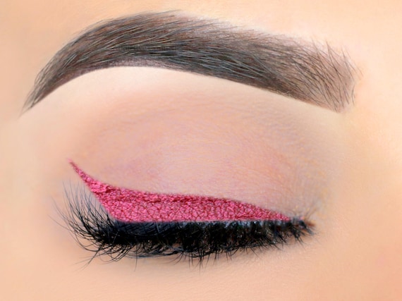 red liquid liner