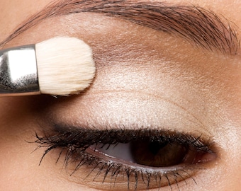 Maquillaje de sombras y delineadores de ojos mate HALO: totalmente natural y apto para veganos.