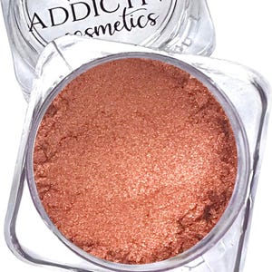 SWEATERS N BOOTS - Maquillaje vegano con sombras y delineadores de ojos