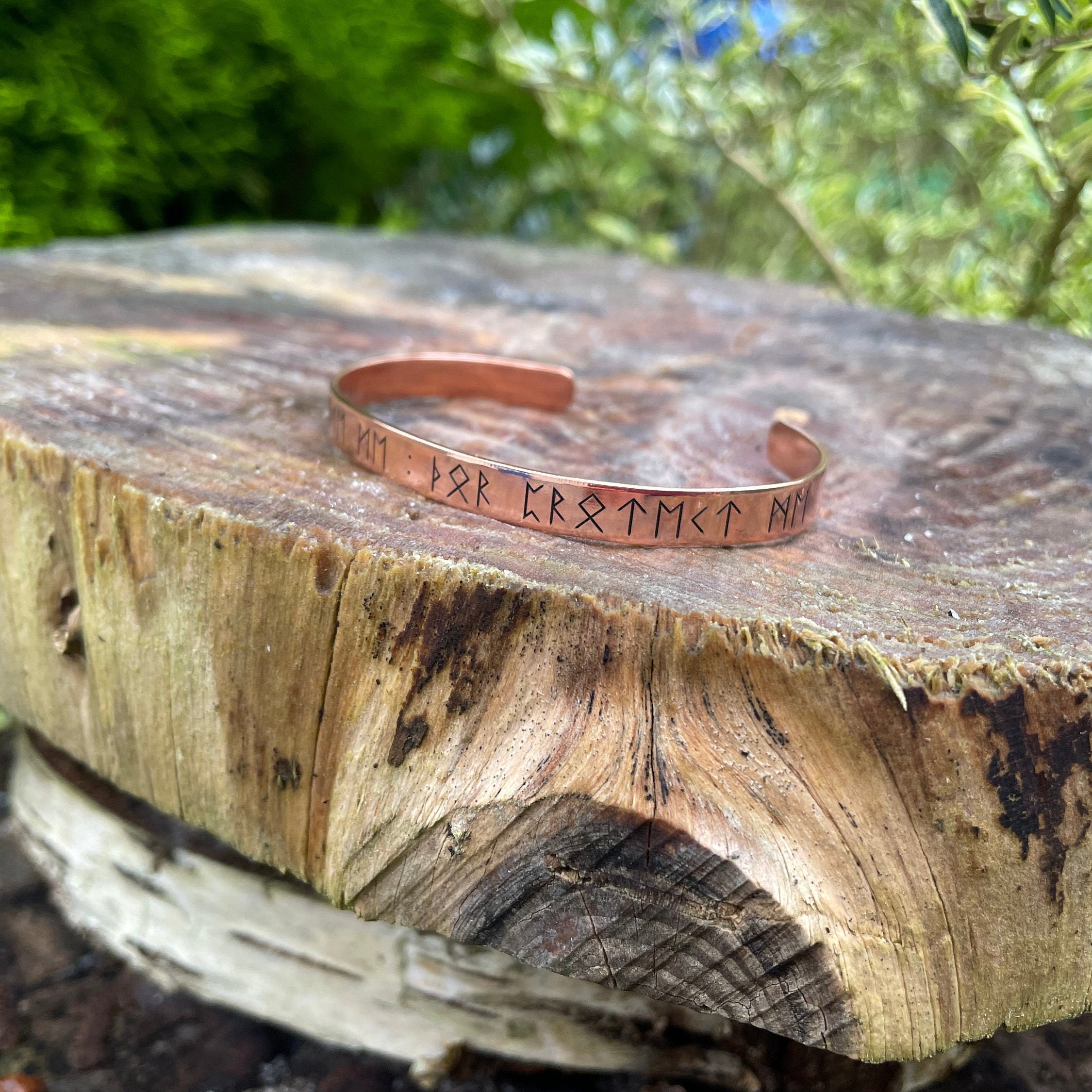 国産　純銅　銅ブレスレット　ルーン文字 パーソナライズされた銅製バイキングルーンカフ、エルダーフサルク