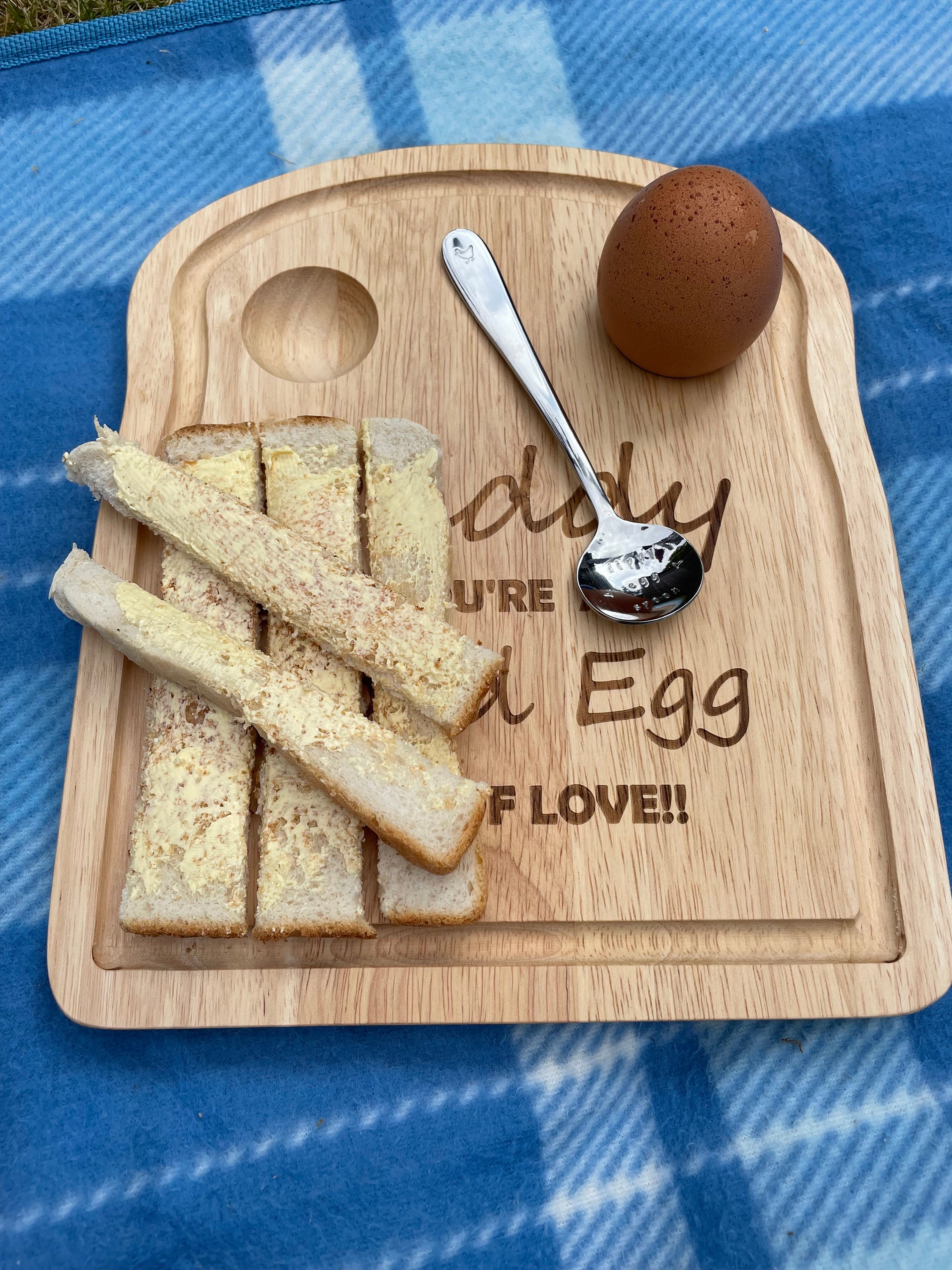 Planche à Petit-déjeuner En Bois Gravée Personnalisée - Forme œuf Avec 2 Toasts, Pour œuf à La Coque - 4