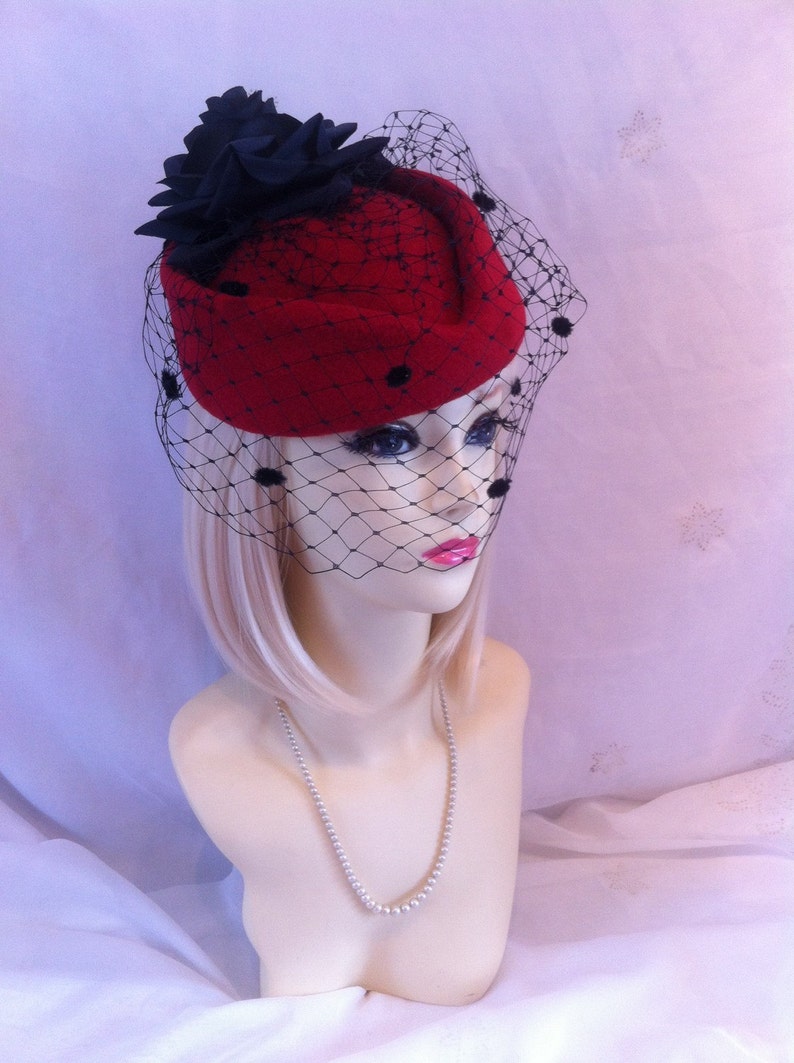 Vintage Pillbox hat 1940 1950 wool felt netted veil christmas Etsy