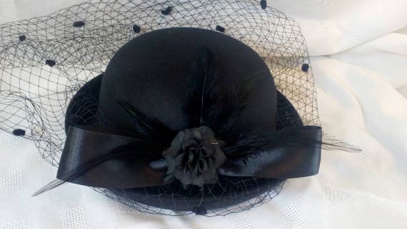 Rosa Mini Cappello Fascinator Con modisteria Burlesque Matrimonio Nubilato Costume