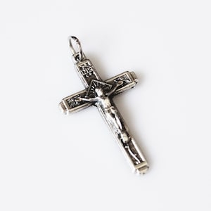 Traditional Crucifix, Catholic Crucifix, Rosary Parts, Jesus on the Cross, Rosary Crucifix Pendant, Rosary Silver Crucifix, Jewelry Supplies