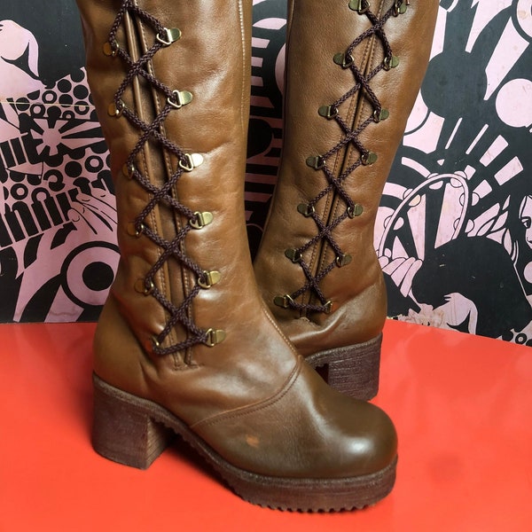 Vintage 1970s Brown Leather Dead Stock Heeled Boots With Fuzzy White Lining and Non-Slip Grip Soles US Size 6 EU Size 36-37 UK Size 4