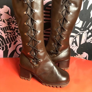 Vintage 1970s Dead Stock Dark Brown Leather Platform Boots With Fuzzy White Lining & Non-Slip Grip Soles US Size 7 EU Size 37-38 UK Size 5