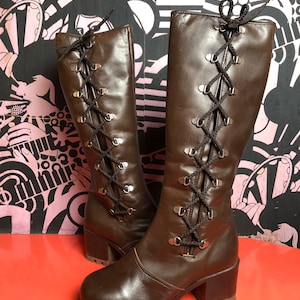 Vintage 1970&#39;s Brown Leather Lace Up Knee High Platform Boots US Size 6.5 Lined