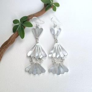 Mother of Pearl Fan Earrings, Art Deco Shell Earrings, Silver Boho Earrings, Iridescent Shell Inlay, Mexican Handmade Jewelry, Gift for Her