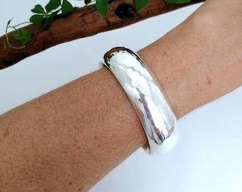 Hammered Bangle, Dome Bangle, Silver Tone Bracelet, Statement Bangle, Wide Bangle, Wide Bracelet, Thick Bangle, Wide Hammered Bangle