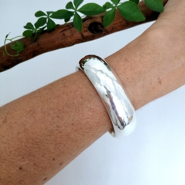 Hammered Bangle, Dome Bangle, Silver Tone Bracelet, Statement Bangle, Wide Bangle, Wide Bracelet, Thick Bangle, Wide Hammered Bangle