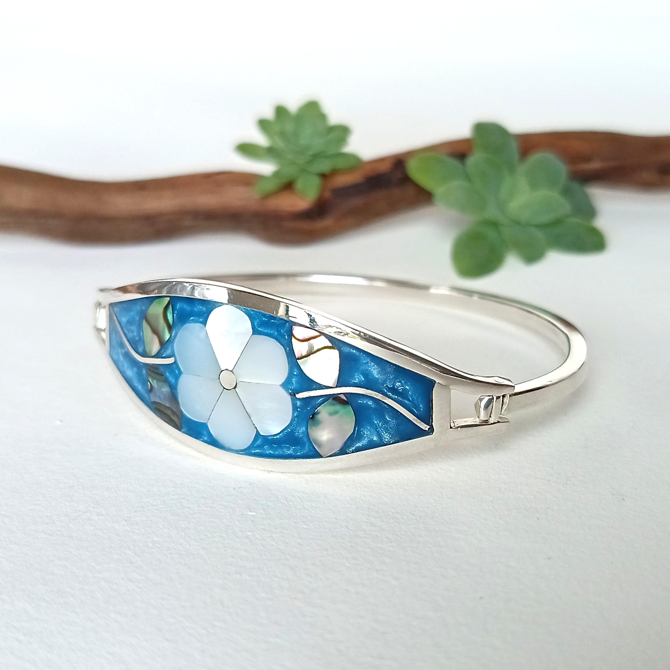 アクセサリー A BATHING APE NW23 LIMITED BANGLE Mother of Pearl Flower Bracelet, Handcrafted Shell Inlay, Teal