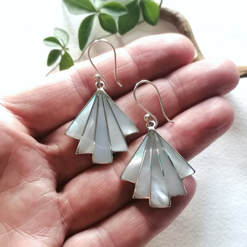 Art Deco Fan Earring, Mother of Pearl Earrings, Handcrafted Mexican Jewellery, Iridescent Shell Inlay, Boho Chic, Silver Plated image 3