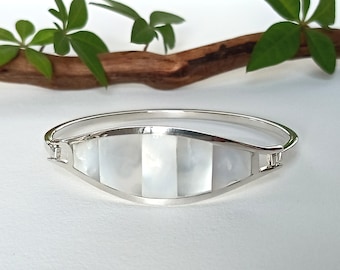 Mother of Pearl Bracelet, Handcrafted Shell Inlay, Minimalist Bangle, Iridescent Pearl