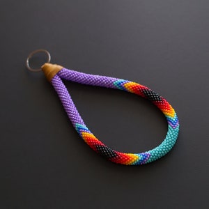 Llavero de cuentas de estilo nativo morado, pulsera de cuentas de colores, pulsera de estilo étnico, abalorios de colores, llavero morado HECHO A PEDIDO
