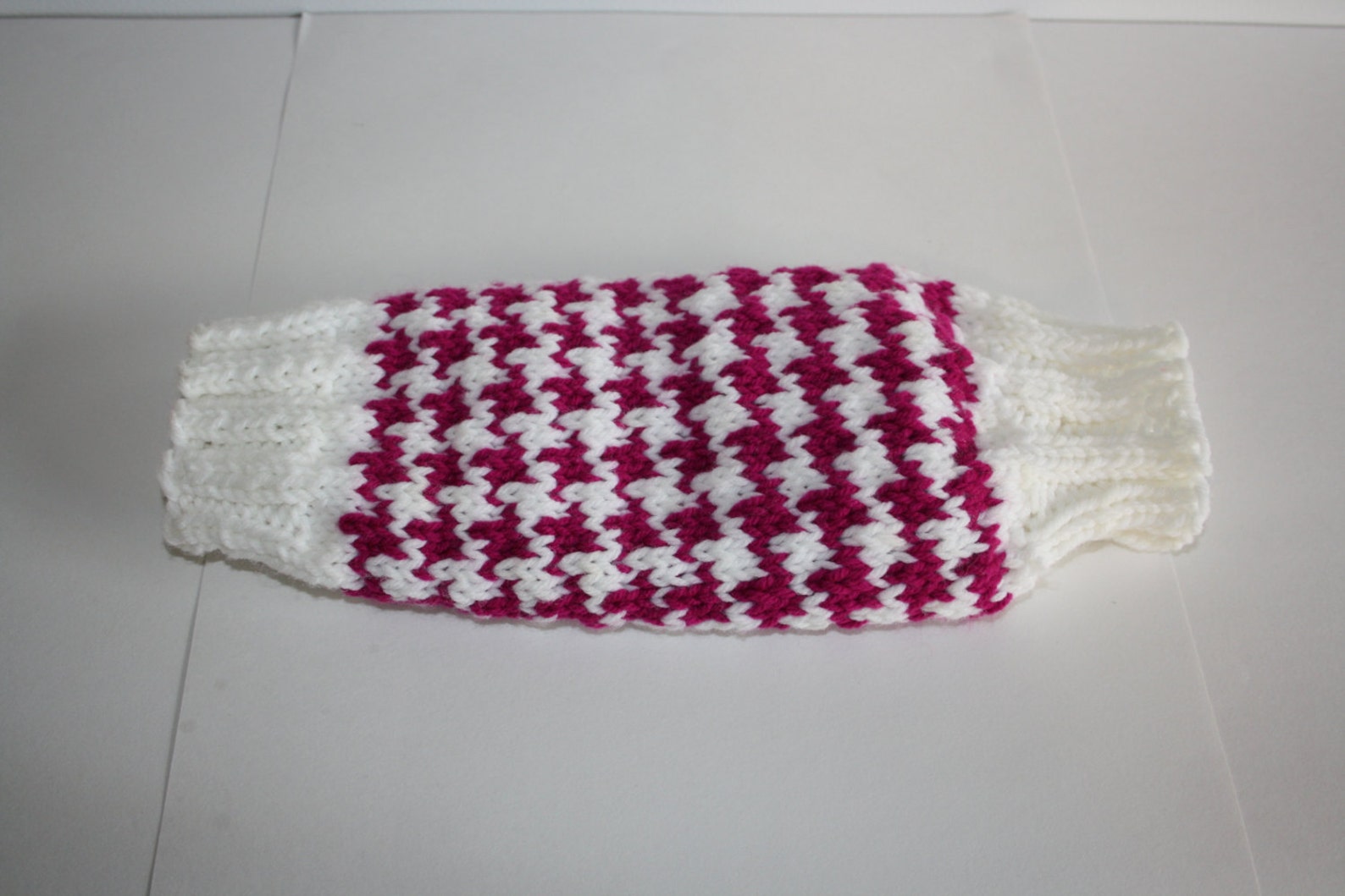 Small Dog Sweater Knitting Pattern Houndstooth Miniature Pet Jumper ...