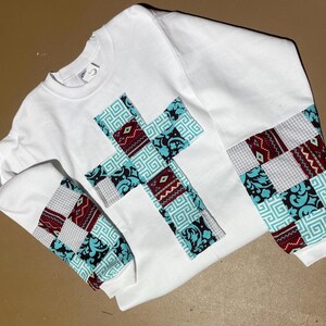 Small Adult Patchwork/Quilted Applique Cross White Sweatshirt