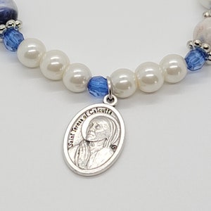 Catholic Jewelry St Teresa Of Calcutta Medal Blue White Glass Bead Bracelet Catholic Saint Charm Bracelet Mother Teresa Patron of Calcutta