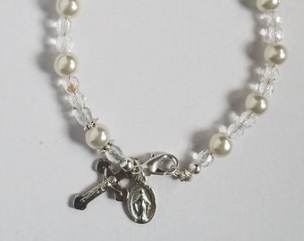 Confirmation, Baptism, First Holy Communion Gift Catholic Rosary Bracelet Tiny Crucifix and Miraculous Medal, 7 in Glass Pearl Bead Bracelet