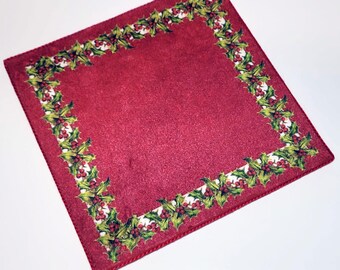 Artisan Dollhouse Miniature Rug Square 1:12 Scale Christmas Red Holly Holiday Carpet Velvet