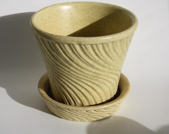 Vintage Swirled  mustard Yellow McCoy Plant Pot 1950s speckled MidSize