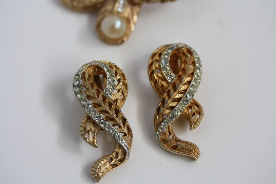 Vintage Brooch/pin and earrings set Hattie Carneg… - image 2
