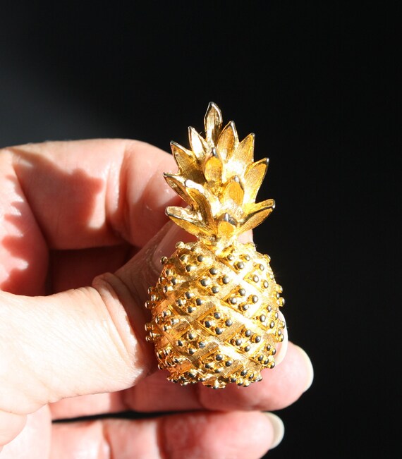 vintage Pineapple Brooch/Pin Fruit jewelry kitsch… - image 4