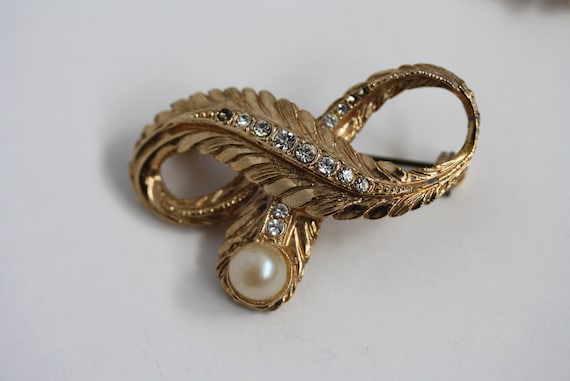 Vintage Brooch/pin and earrings set Hattie Carneg… - image 3