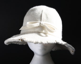 Vintage 1970s Creamy White Wide brimmed hat M'Sieu Leon