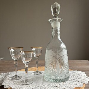 Vintage Large cut glass decanter with stopper, Whisky Brandy Liquor cut glass decanter, Vintage Barware kitchenware, mid century vintage