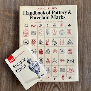 Vintage Handbook of Pottery and Porcelain Marks by J.P. Cushion