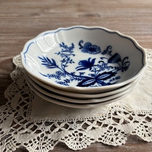 4 Blue Onion saucers, Small deep plates, Cobalt blue onion floral design, Whiteware transferware, Bavaria Germany