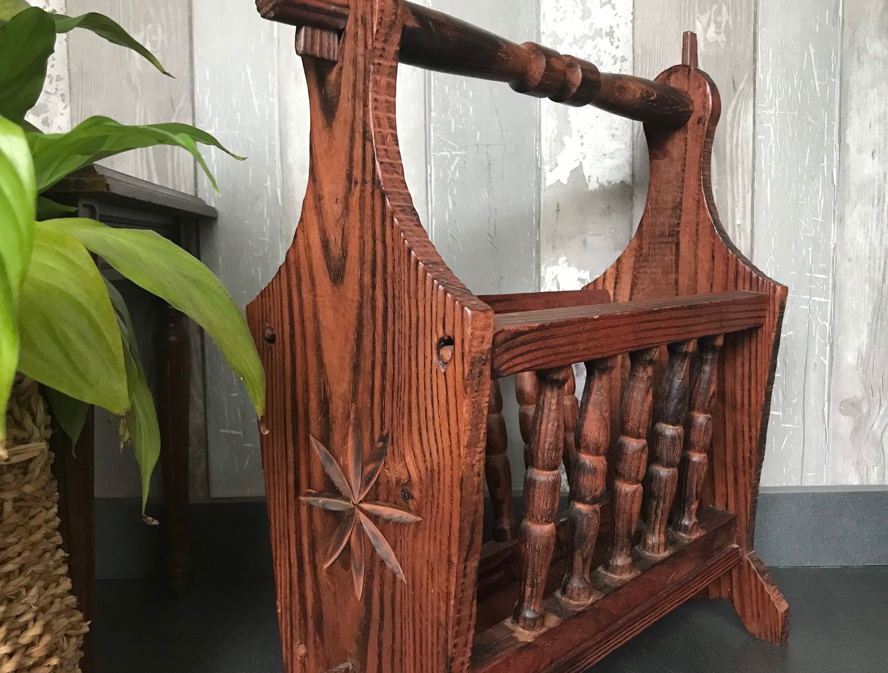 古い木製の雑誌入れ　古道具 Vintage Wooden Newspaper Holder, Wooden Magazine Rack, Dark Wood