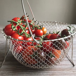 French vintage metal wire basket, Folded fruits rinser, vegetables drainer colander, Primitive mid century, Country farmhouse, retro metal