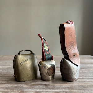 Vintage metal cow horse bells, set of 3, Rusty rusted metal bells, hand painted alpine flowers, primitive country farmhouse style