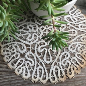 Belgian vintage cotton doily with handmade lace, Eco-friendly home Decor, Handmade Bruges Belgian lace embroidery, Country Farmhouse