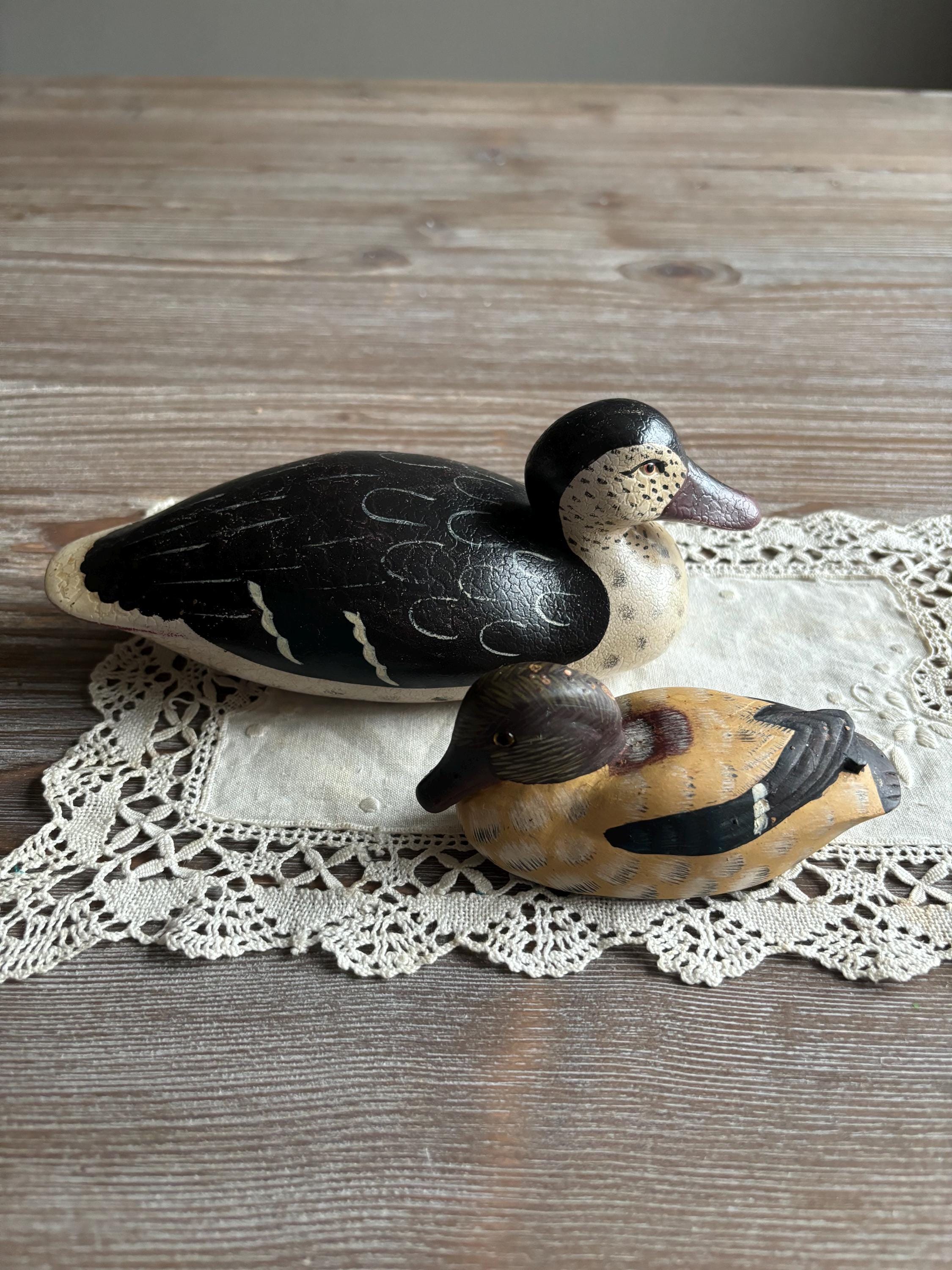 木製アヒル手彫り彫刻 2体セット