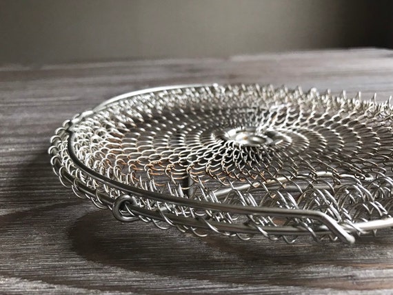 フランスのビンテージ メタル ワイヤー バスケット、折りたたみ式