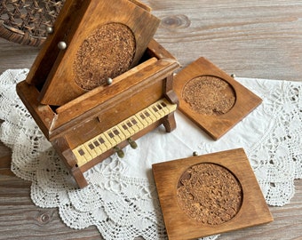 6 Vintage wooden cork coasters in wooden box, Piano shape, Mid century kitchenware, Country Farmhouse home decor retro