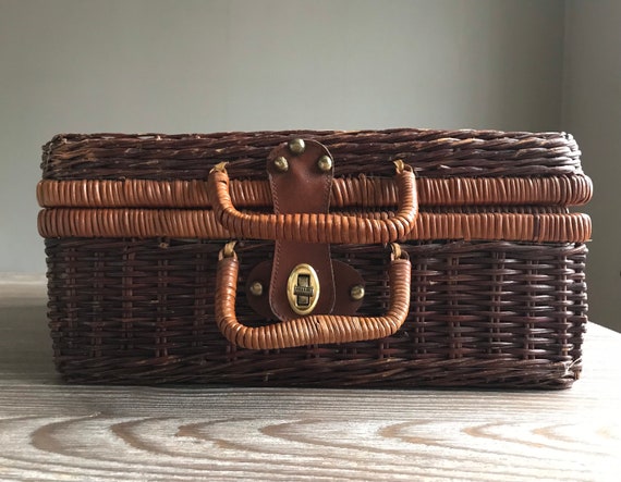 Vintage large wicker picnic basket, large square … - image 1
