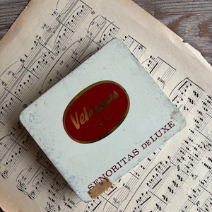 Dutch vintage metal tin box, Cigars Senoritas deluxe tin, Collectible vintage small tin box, empty rustic white red metalware