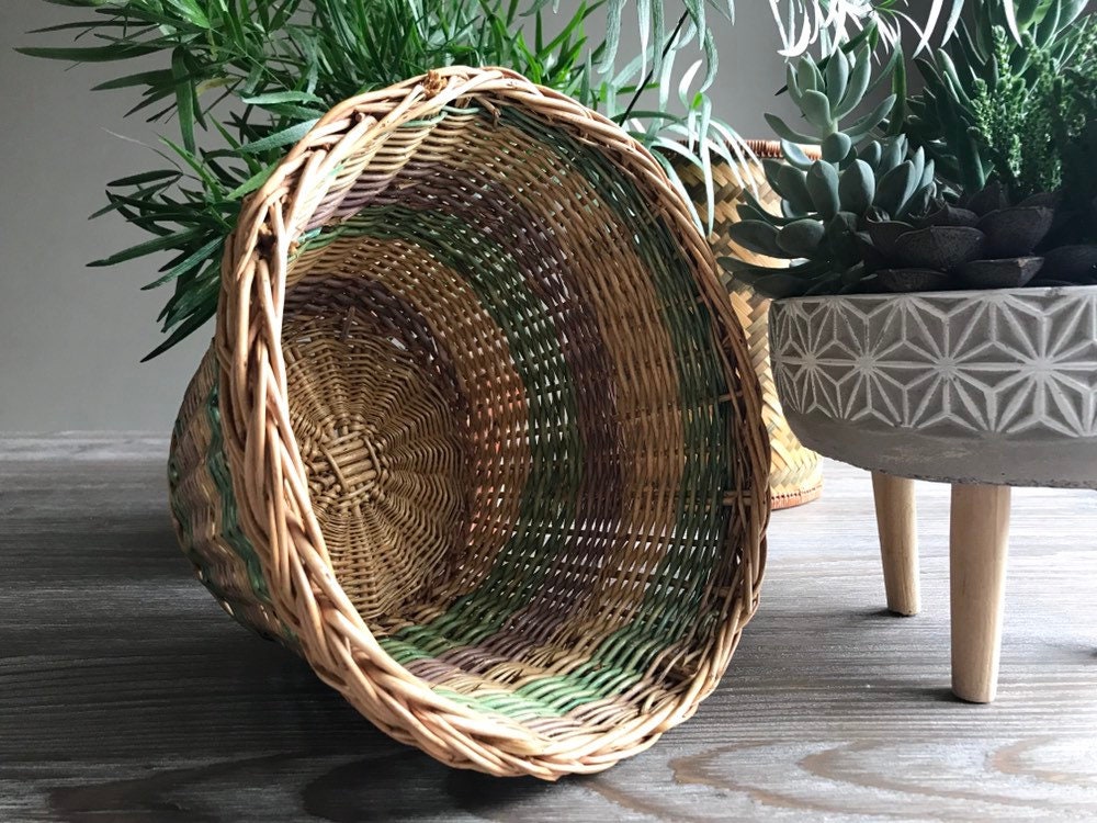 【 think of things】CIRCLE BASKET GREEN Vintage Round Wicker Basket, Mint Green Decorative Basket, Wicker