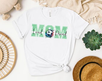 Lautes und stolzes Fußball-Mama-Design – Bekleidung für Sportmütter – T-Shirt PNG Sublimation Design Digitaler Download – Fußball-Mama-T-Shirts