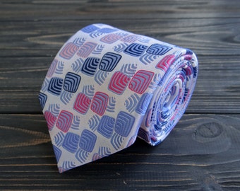 Groomsmen Italian Silk Tie: Abstract Print Lilac wedding Cravat