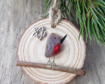 Sea Glass Robin with Silver Beaded Star Christmas Decoration