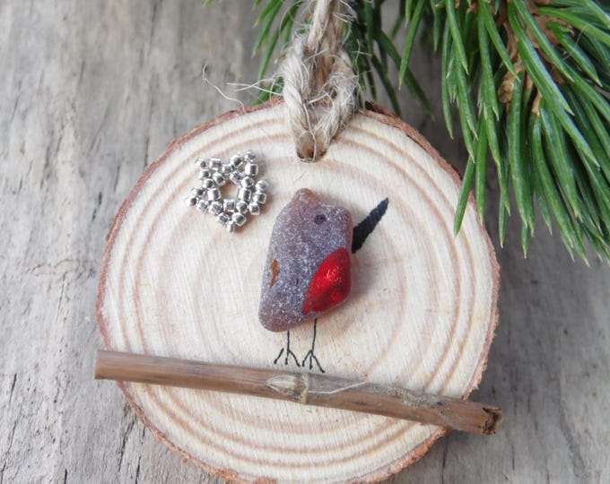 Sea Glass Robin with Silver Beaded Star Christmas Decoration