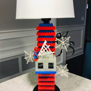 Spiderman vs Venom Lamp made of LEGO® Bricks