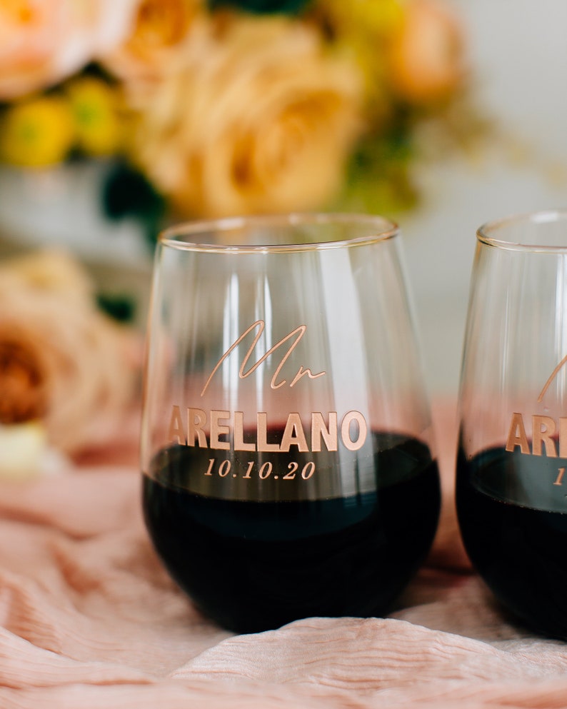 Personalized Couples Wedding Stemless Wine Glasses Set of TWO Custom Engraved Wine Glasses, Personalized Anniversary Gift, Engagement Gift H11